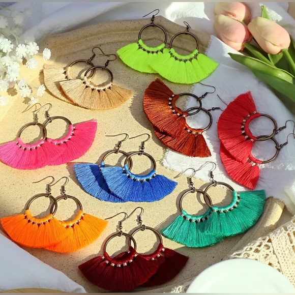 Bobo Style Tassel Pierced Earrings - Picture 1 of 6